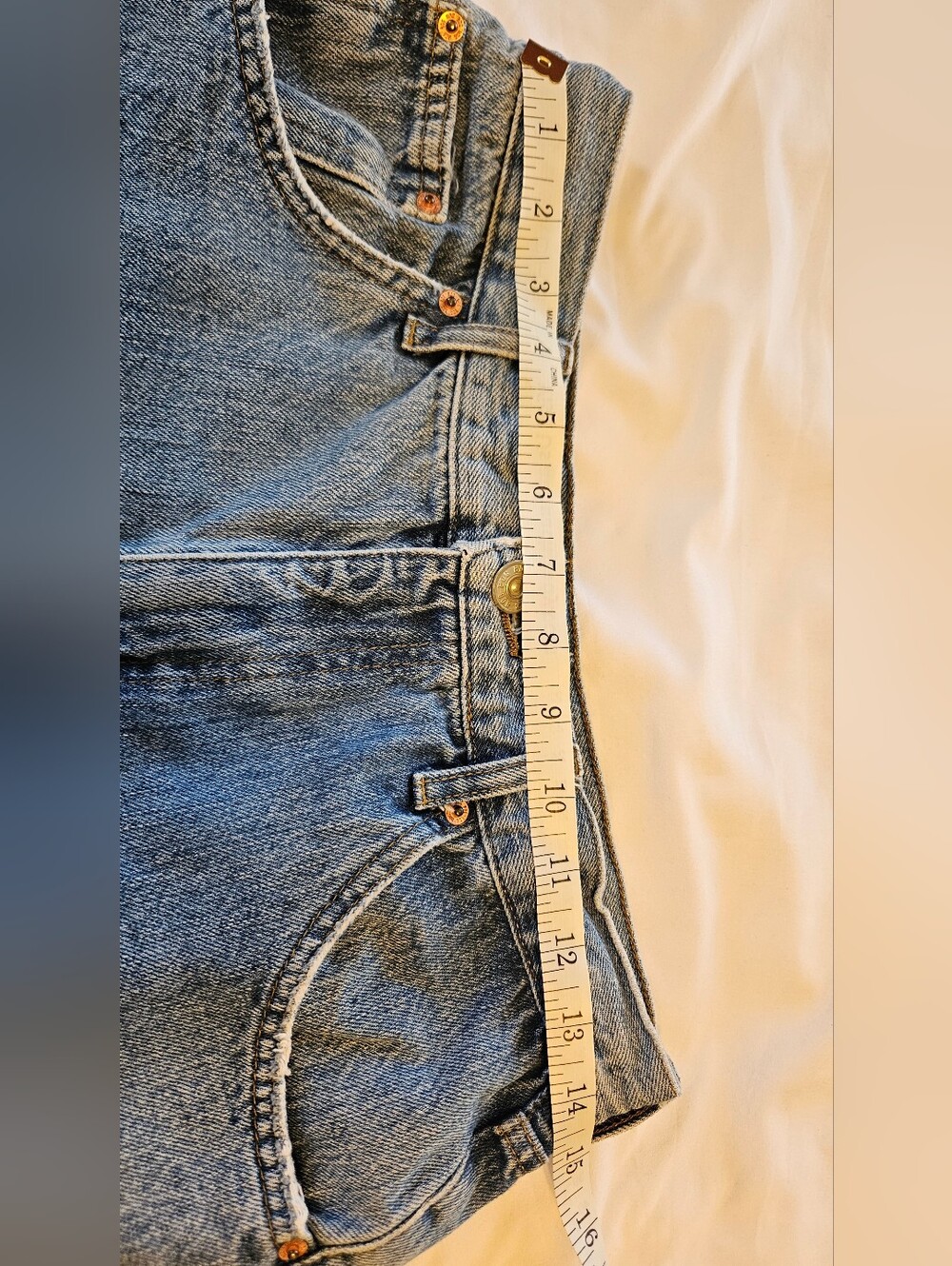 BDG  "Mom" High-rise Denim Shorts Size 29  !CLEARANCE! - Picture 6 of 13
